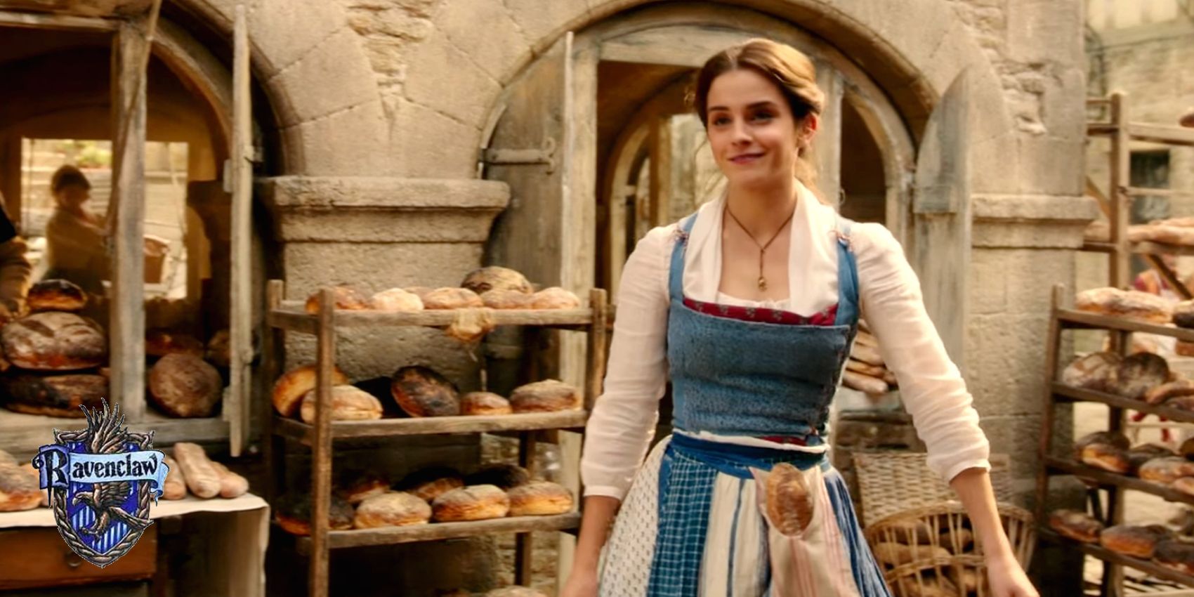 Emma Watson Sebagai Belle di Si cantik dan si buruk rupa Ravenclaw