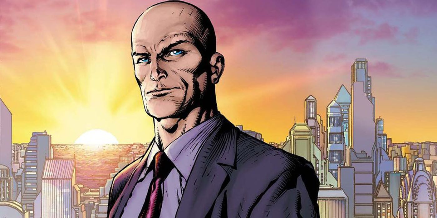 Lex Luthor berdiri di dekat jendela kantornya di komik DC