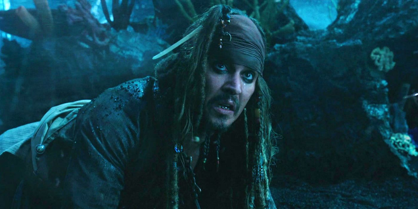 Johnny Depp sebagai Jack Sparrow di Pirates of the Caribbean Dead Men Tell No Tales