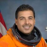 Kisah Nyata Sejuta Mil Jauhnya: Apa yang Sebenarnya Terjadi Pada Astronot José M. Hernández