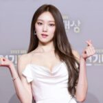 Netizen bela aktris Lee Sung Kyung yang mengenakan gaun putih di ‘SBS Drama Awards 2023’